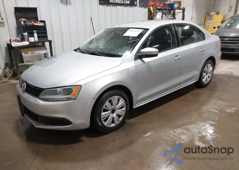 2014 Volkswagen Jetta 1.8T Se z USA, uszkodzony, nr VIN 3VWD17AJ7EM247404